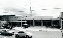 Fotografía de la fachada del edificio de la sucursal del Banco Nacional de Costa Rica, en San Car...
