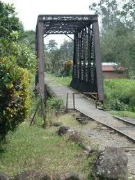 Fotografía del puente ferroviario en el antiguo tramo línea férrea Cabañas y Toro Amarillo, Guáci...