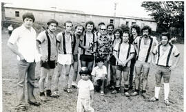 Fotografía con la imagen del equipo de balompie de la Dirección Nacional de Desarrollo de la Comu...