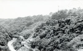 Fotografías panorámicas de la represa hidroeléctrica del Río Macho. Cartago