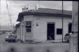 Contacto Bar Salinas, situado en avenida 18, calle 5. San José