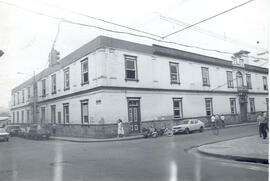 Fotografía del edificio de Correos y Telégrafos de Alajuela. Situado en avenida 1 y calles 2 y 4....