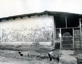 Fotografía de una casa antigua de habitación en el cantón de Flores, Heredia