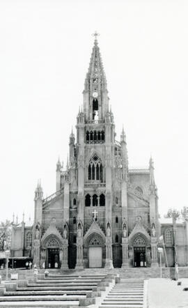 Fotografías de las fachadas del templo católico de San Isidro de Coronado San José