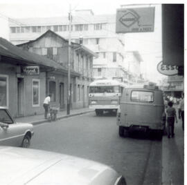 Fotografía de la avenida tercera, frente a Uribe y Pagés. San José