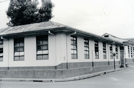Fotografía de la parte trasera del edificio de la Escuela Ascensión Esquivel. Liberia centro.Guan...