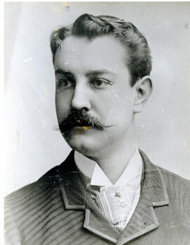 Fotografía con la imagen del Dr. Francisco Rucavado Bonilla, nacido en 1858 y muerto en 1935. La ...