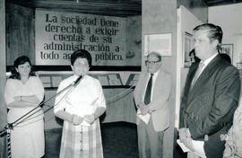Fotografías del acto de inauguración de la exposición de documentos sobre la Contraloría General ...