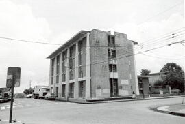 Fotografía con la imagen del edificio de la Municipalidad y Unidad Sanitaria de Curridabat San José