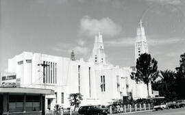 Fotografía del costado norte del edificio de la Iglesia de Pérez Zeledón San José