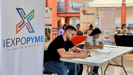 Fotografías del viceministro de Economía, Industria y Comercio, MEIC, Julián Arias Varela en acti...