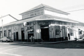 Fotografía del edificio de la Soda Chepe. Situado en avenida central, calle 0. Alajuela