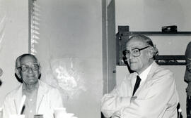 Fotografía de Ramiro Brenes Peralta y Carlos Serrano Bonilla miembros de la Junta Administrativa ...
