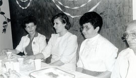 Fotografías de desayuno o comida típica realizada en el Archivo Nacional, como parte de los actos...