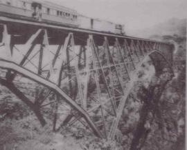 Fotografía del puente sobre el Río Grande y el Ferrocarril al Pacífico