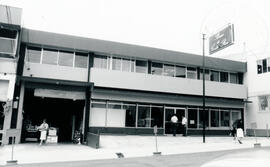 Fotografía del edificio de la sucursal del Banco de Costa Rica, en San Carlos, ubicado 100 metros...