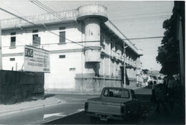 Fotografía del edificio del Colegio Vocacional Jesús Ocaña, antes cuartel de Alajuela, situado en...