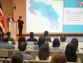 Fotografías de anuncio Red Educativa Bicentenario, participan autoridades del Ministerio de Cienc...