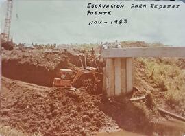 Fotografía de excavación para reparar puente