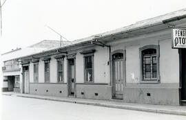 Fotografía del local que ocupó la Orquesta Sinfónica Juvenil hasta el año 1986, parte de la Pensi...