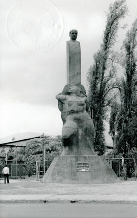 Fotografía con la imagen del monumento a Cleto González Víquez en el parque que lleva su nombre S...