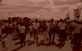 Fotografías con imágenes del acto de inauguración del Parque de la Paz. Aparecen el Dr. Oscar Ari...