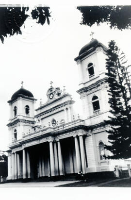 Fotografía de la fachada de la Iglesia de Naranjo Alajuela