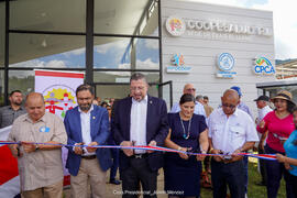 Fotografías de la inauguración del centro de salud tipo Ebais del El Llano realizado por el Presi...