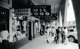 Fotografías de la parte exterior e interna del Mercado de San Carlos, ubicado 100 metros norte de...