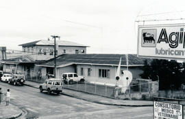 Fotografía del edificio del antiguo Hospital de San Carlos, construido en madera y esquinero. Se ...