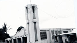 Fotografías de la Iglesia El Calvario, situada en el Barrio El Calvario, un kilómetro al oeste de...