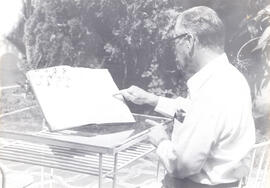 Fotografía de Alfredo uz Bolaños en su estudio en San Pedro de Montes de Oca San José