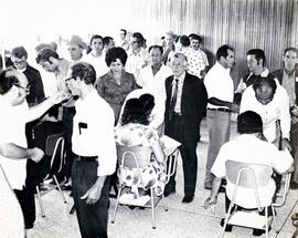 Fotografía de grupos de personas celebrando algunas actividades por aspectos comunales San José