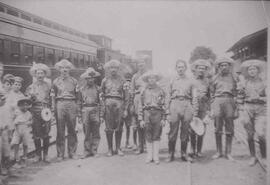 Fotografía de los miembros de la Cruz Roja, quienes prestaron sus servicios durante la Guerra ent...