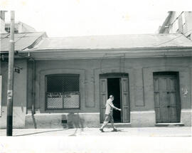Fotografía del edificio de la compañía Agrícola Robert Luján S.A. Situado en avenida 3, calles 3 ...