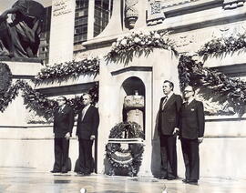 Fotografía de la visita que hiciera Daniel Oduber Quirós ex-Presidente de Costa Rica y Gonzalo Fa...