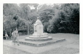Fotografías del monumento a Simón Bolivar en el parque que lleva su nombre. San José, Costa Rica