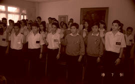 Fotografía de alumnos de la Escuela Rogelio Fernández Güell, de Buenos Aires de Puntarenas, recib...