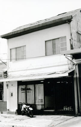 Fotografías de la Lavandería Sixaola, en la explanada de La Soledad, costado sur, avenida 4, call...