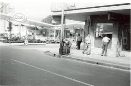 Fotografía del edificio de la Soda Moderna, situada en la esquina Noroeste entre avenida central ...