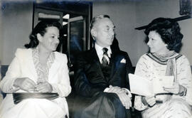 Fotografía con las imágenes de Rodrigo Madrigal Nieto, Estrella Zeledón de Carazo y Marina Volio ...