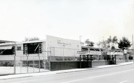 Fotografías con imágenes de las fachadas del edificio del Liceo Napoleón Quesada en Guadalupe San...