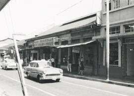 Fotografía del edificio del bazar Frida, situado en avenida 1, calles 4 y 6, acera norte San José