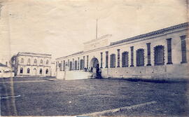 Fotografía del edificio del Cuartel Principal, situado en avenida 2, calle 1. Cartago
