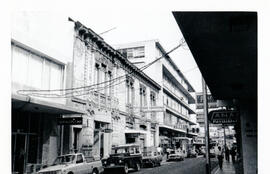 Fotografía del edificio de Radio Comunicaciones de Centro América Limitada, situado en avenida Ce...