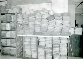 Fotografías de la estantería del archivo del Banco Popular San José