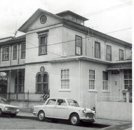 Fotografía de una casa de habitación, situada en avenida 11 y 13, calle 1, acera oeste San José