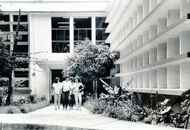 Fotografía con la imagen del edificio de la Escuela de Biología de la Universidad de Costa Rica S...