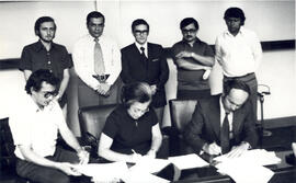 Fotografías de la firma del contrato para la construcción de la carretera Villa Colón-Puriscal. S...