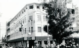 Fotografía de la Farmacia Doctor M. Fishel Sociedad Anónima, en avenida 3. calle 2, diagonal al e...